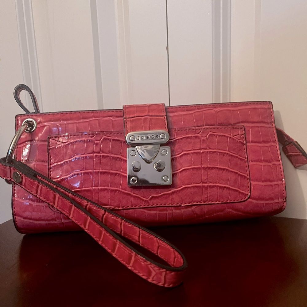 Vintage Guess Y2K Pink Crocodile Print Wristlet Handbag Clutch Metal Hardware
